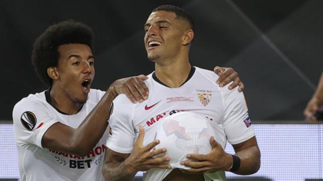 Diego Carlos y Jules Kounde