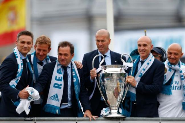 Zidane y Pintus con una de las Champions