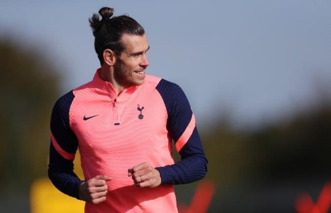 Bale entrenando