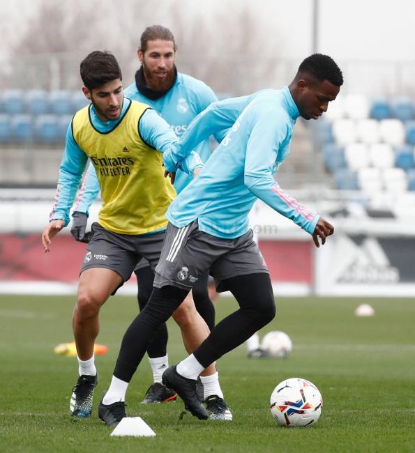 ramos entrenando