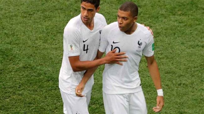 Varane y Mbappé