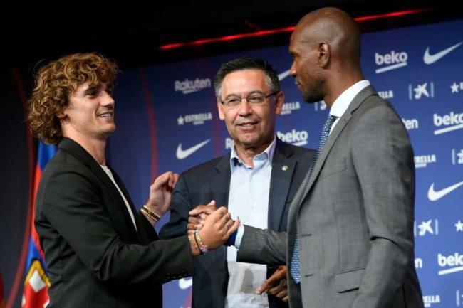 Griezmann, Abidal y Bartomeu
