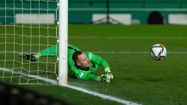 Ter Stegen parando un lanzamiento