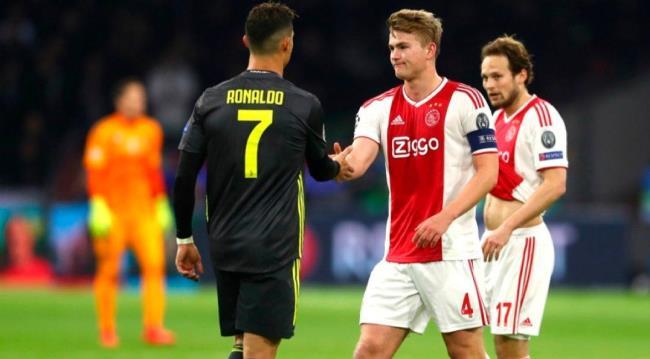CR7 y de Ligt enfrentándose en Champions
