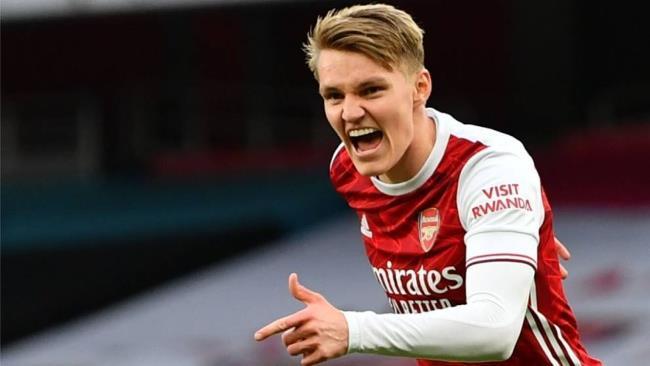 Odegaard celebrando un gol con el Arsenal