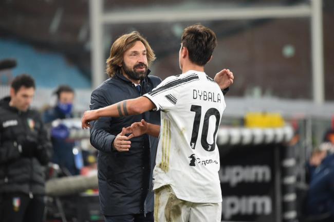 Paulo Dybala y Andrea Pirlo