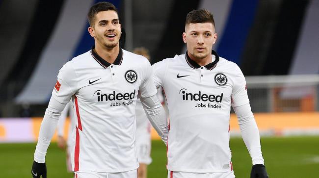 André Silva y Luka Jovic