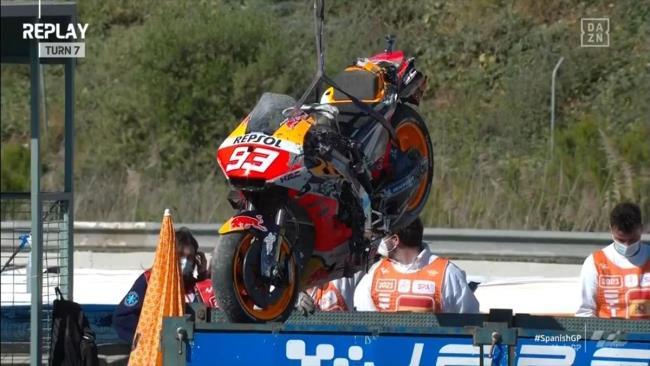 La moto de Marc hoy en el circuito tras la caída