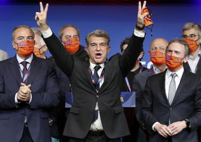 Laporta ganando las elecciones con su equipo