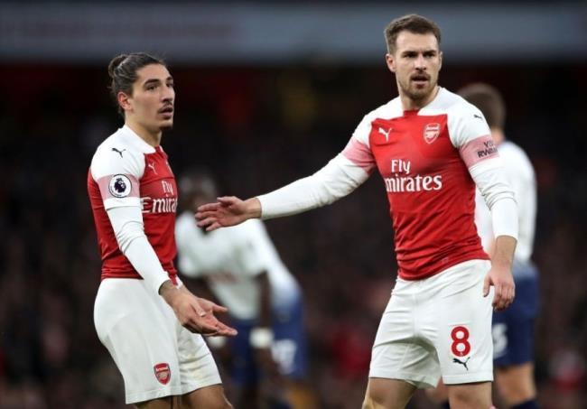 Héctor Bellerín y Aaron Ramsey