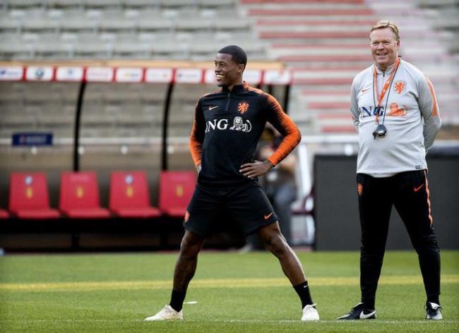 Koeman y Wijnaldum durante un entrenamiento con la Orange