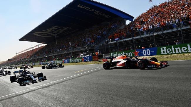 Salida de Verstappen y Hamilton