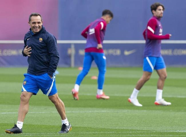 Sergi Barjuan durante su primer entrenamiento con el primer equipo