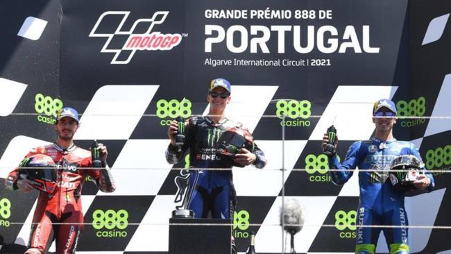 Podium en Portugal formado por Quartararo, Bagnaia y Mir