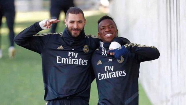 Vinícius y Karim en un entrenamiento con el Real Madrid