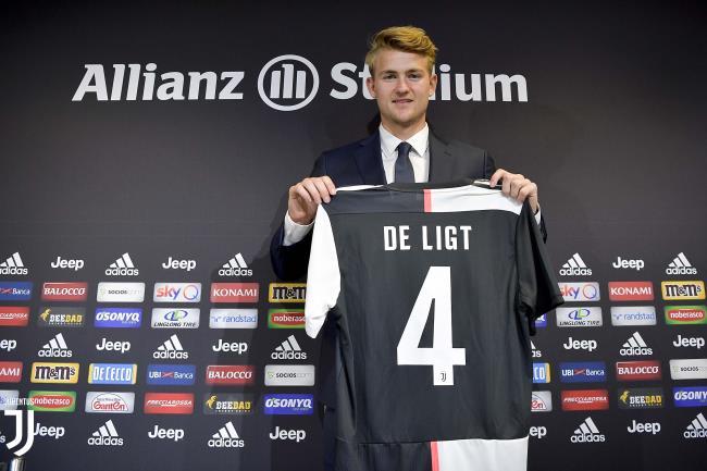 De Ligt el día que fue presentado con la Juventus de Turín