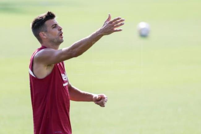 Piqué durante un entrenamiento