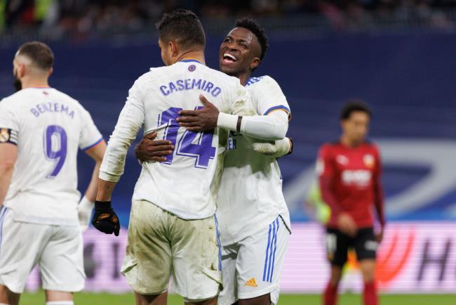 Casemiro y Vinícius
