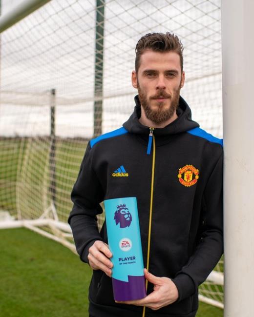 De Gea con el premio al mejor jugador del me de enero de la Premier League