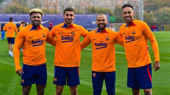 Los nuevos fichajes del Barcelona al fin juntos