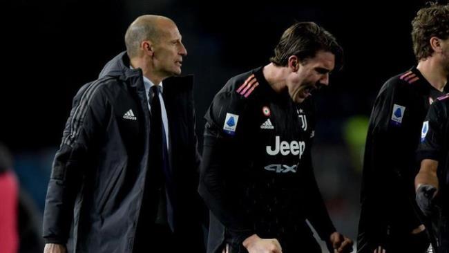 Allegri y Vlahovic celebrando la victoria