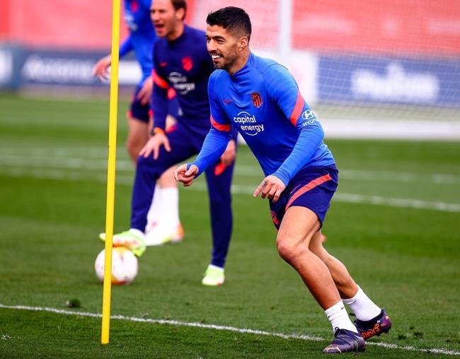 Luis Suarez en un entrenamiento con el Atleti
