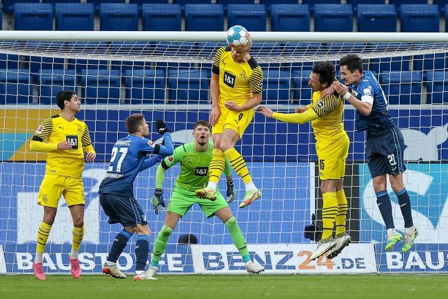 Halaand en un partido con el Dortmund