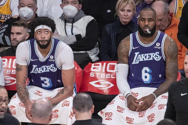 Anthony Davis y LeBron James