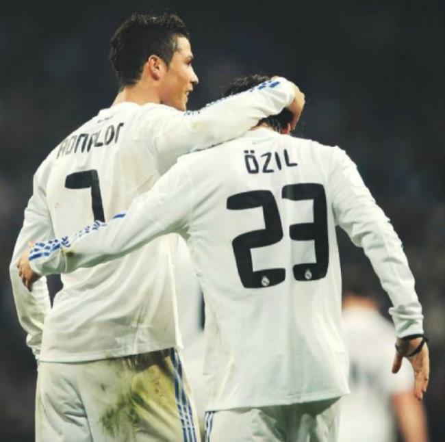 Cristiano Ronaldo y Ozil
