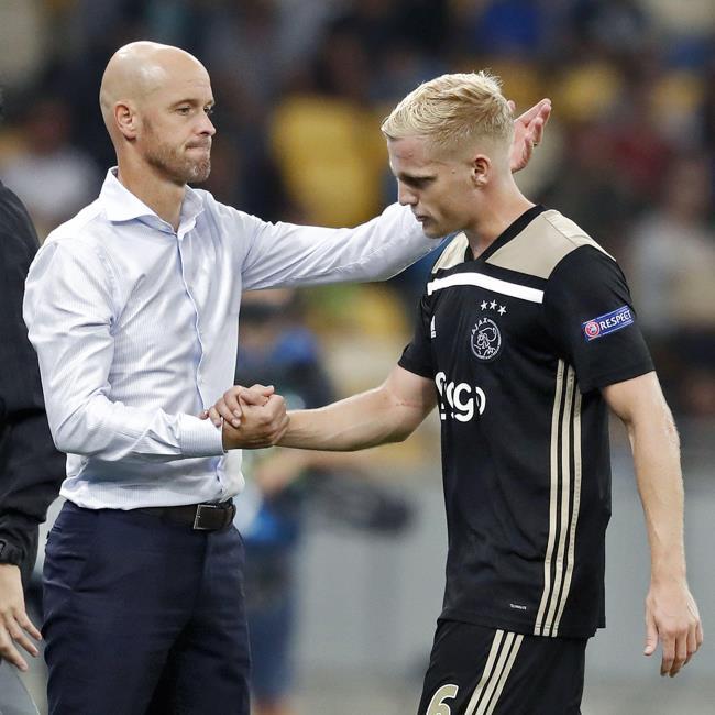 Van de Beek y Ten Hag