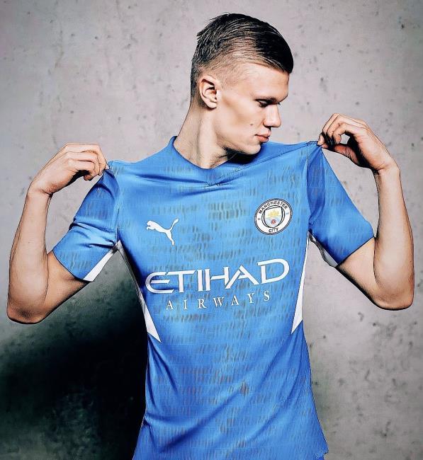 Montaje de Haaland con la camiseta del Manchester City