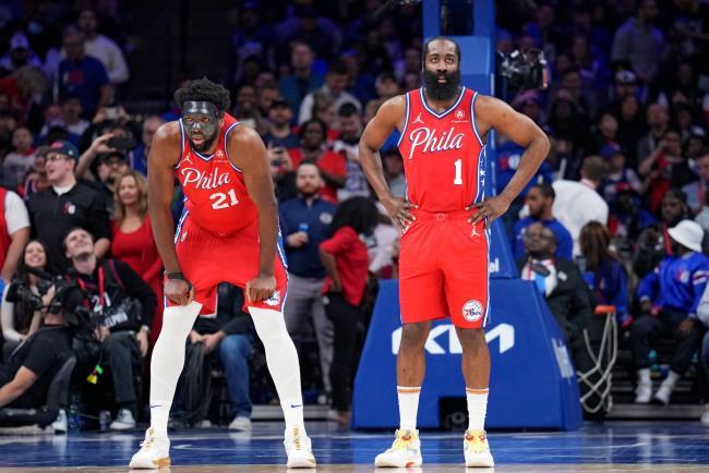 Harden y Embiid