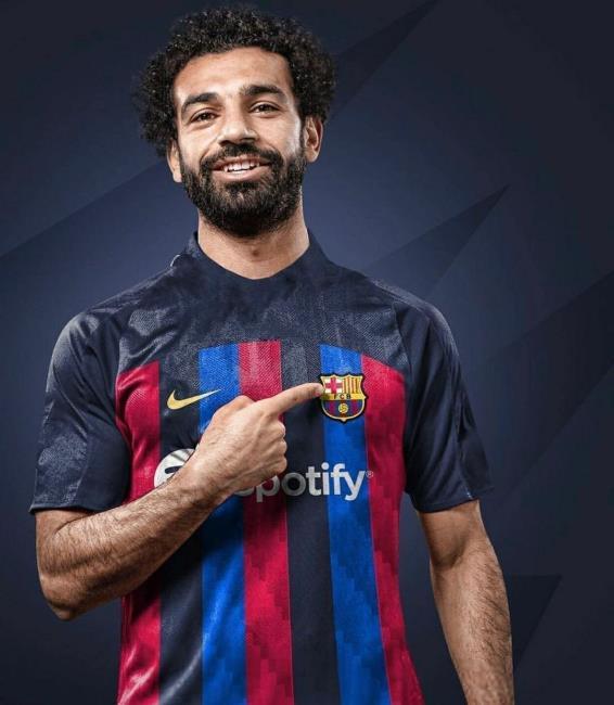 Salah con la camiseta del Barça