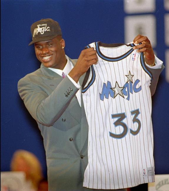 Shaquille O'Neal con la camiseta de los Orlando Magic