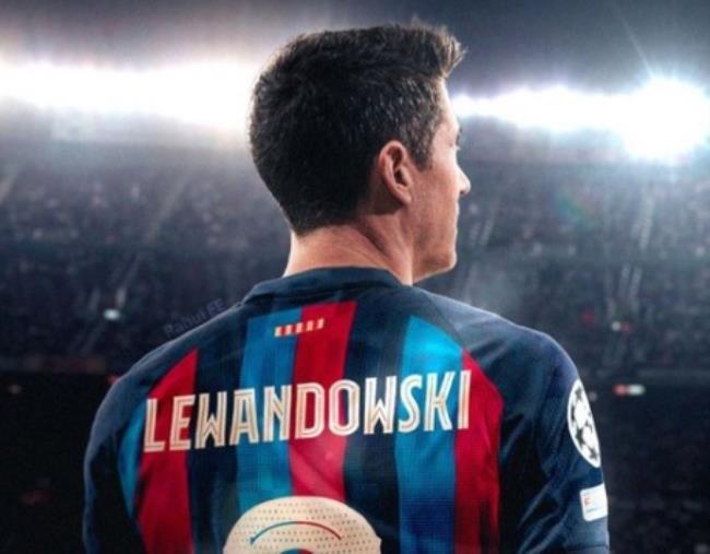 Montaje de Lewandowski con la camiseta del Barça