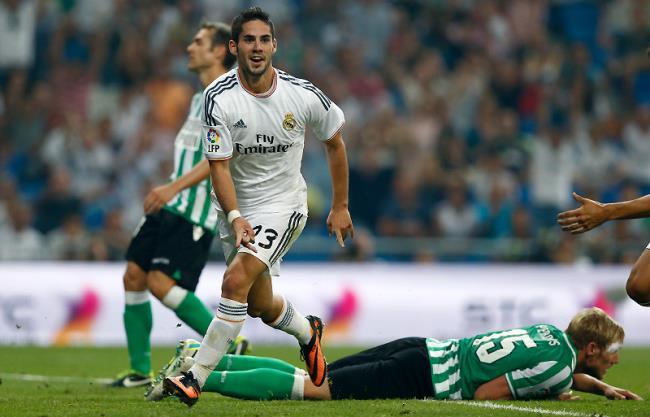 Isco jugando un partido contra el Betis