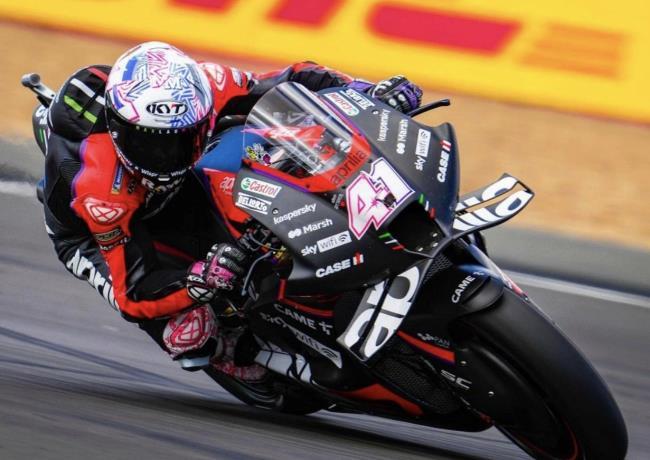 Aleix Espargaró en su Aprilia