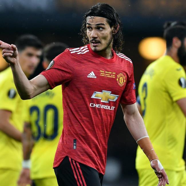 Cavani en un partido contra el Villarreal