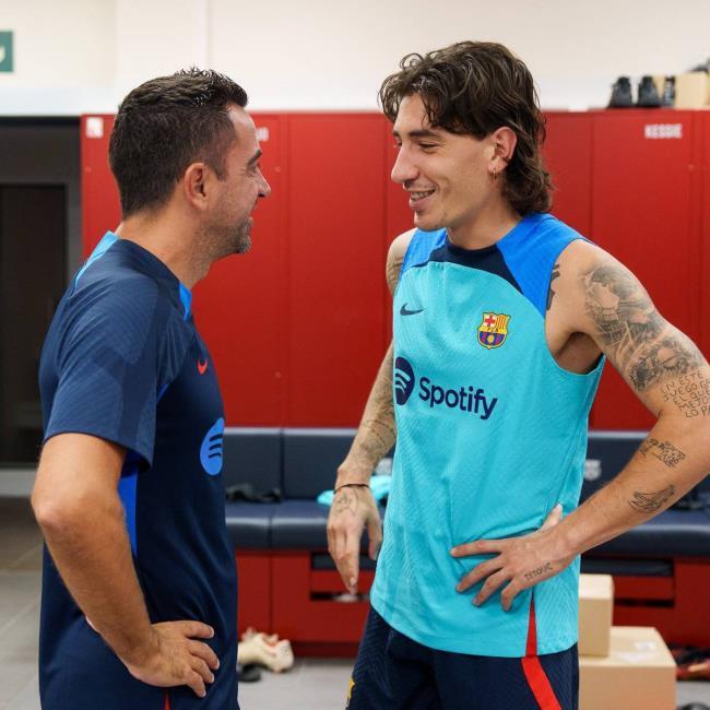Bellerín con Xavi