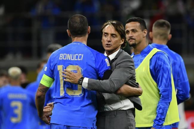 Bonucci celebra la victoria de Italia