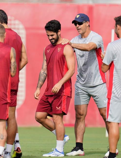 Julen Lopetegui con Isco en un entrenamiento