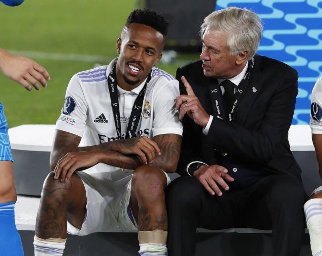 Carlo Ancelotti y Militão