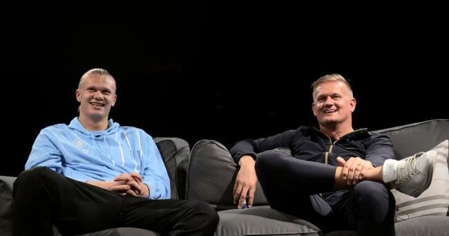 Erling y Alf-Ingle Haaland en el documental Haaland: The Choice