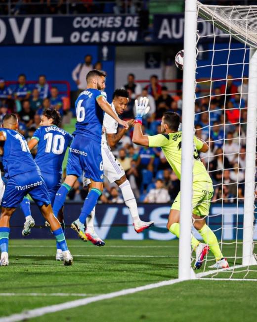 El remate de Militão a pase de Modric en el gol del Madrid