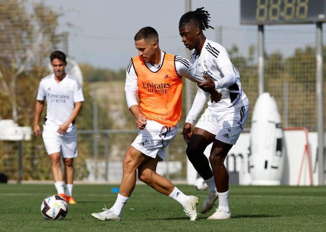 Hazard y Camavinga en un entrenamiento con el Real Madrid