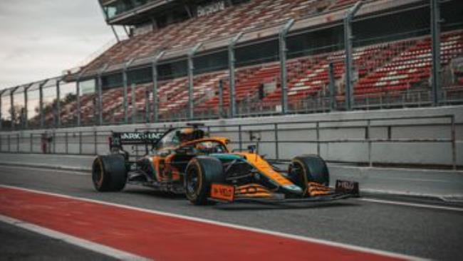 Álex Palou en su monoplaza McLaren