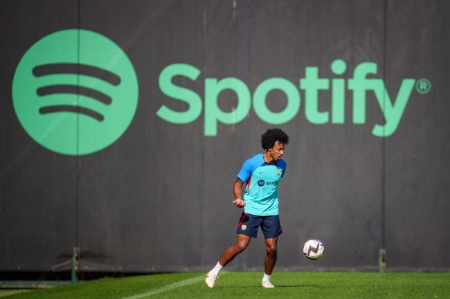 Koundé entrenando con el FC. Barcelona