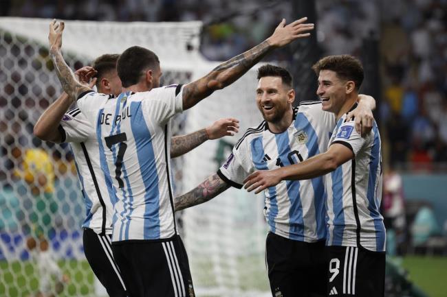 Leo Messi celebrando un gol con Argentina