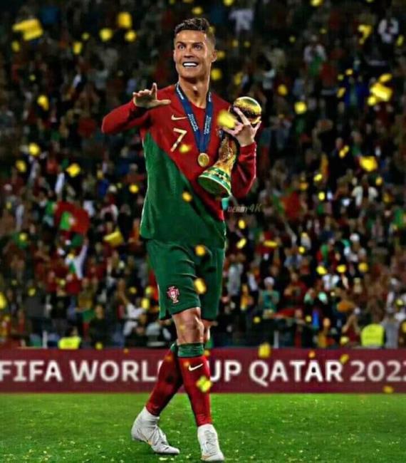 Montaje de Cristiano Ronaldo con la Copa del Mundo