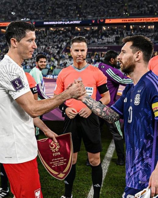 Lewandowski y Messi en el Polonia vs Argentina en Qatar